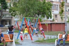 Деца и възрастни се веселиха в новия парк на ул. „Старозагорска“