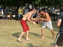Божидар Бояджиев бе награден с шиле за победата си на народните борби в Овощник
