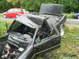 Автомобил катастрофира до Крънско ханче