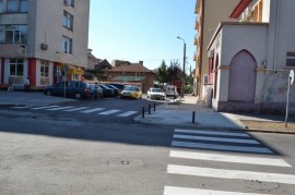 Обновяват се пешеходните пътеки около всички училища и детски заведения