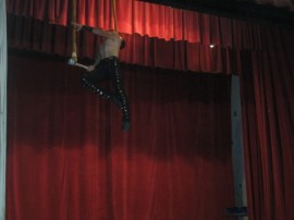 За два дни читалището в село Копринка се превърна в Цирк