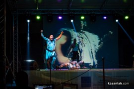  Видео и снимки от спектакъла „Новите траки ’2014”