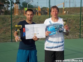 Краси Минтов игра на финал на тенис турнир край морето