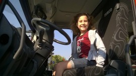 Деца се включиха в демонстрациите на пожарникарите в Павел баня