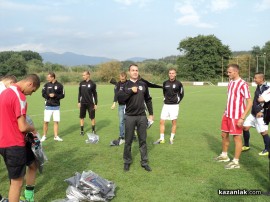 Би Би Си Кейбъл подари тренировъчна екипировка на футболистите на Розова долина