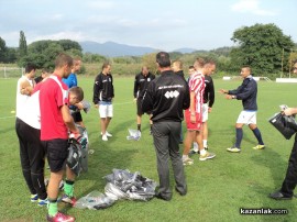 Би Би Си Кейбъл подари тренировъчна екипировка на футболистите на Розова долина