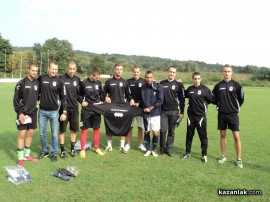 Би Би Си Кейбъл подари тренировъчна екипировка на футболистите на Розова долина