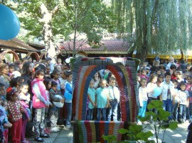 18 бели гълъба на свободата полетяха в празник на жените от ДПС