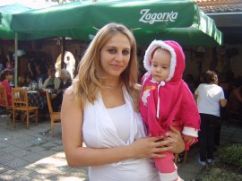 18 бели гълъба на свободата полетяха в празник на жените от ДПС