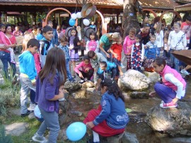 18 бели гълъба на свободата полетяха в празник на жените от ДПС