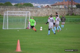 Снимки и видео от първия мач на междуфирмения футболен турнир 