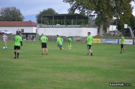 Снимки и видео от първия мач на междуфирмения футболен турнир 