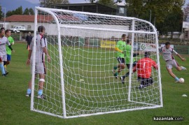 Снимки и видео от първия мач на междуфирмения футболен турнир 