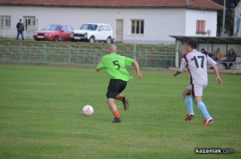 Снимки и видео от първия мач на междуфирмения футболен турнир 