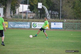 Снимки и видео от първия мач на междуфирмения футболен турнир 