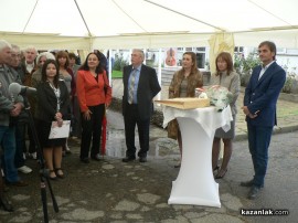 Откриха паметник на създателя на фабрика Кремона