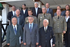 Министър Велизар Шаламанов връчи днес в Казанлък знак на Министерството на отбраната на трима ветерани от войните