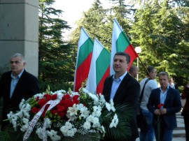 Стойнев от Шипка: Време е да спрем да се разделяме