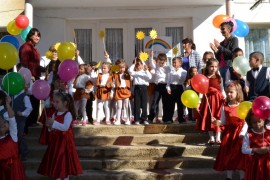 Целодневната детска градина в Хаджи Димитрово посреща децата в обновена сграда