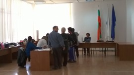До 13:00 в община Павел баня избирателната активност е 28,5%