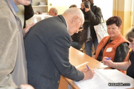 Рожденик на 100 години гласува в Казанлък за по-добра България