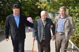 Рожденик на 100 години гласува в Казанлък за по-добра България