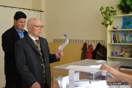 Рожденик на 100 години гласува в Казанлък за по-добра България