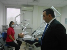 Казанлъчанин откри най-модерния дентален център в България