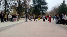 Ученици се състезаваха в щафета за наградите на Община Казанлък