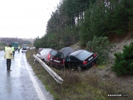 Разлята нафта по пътя Казанлък - Стара Загора доведе до  десетки катастрофи