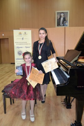 Пианистите на Елена Юлиянова с блестящ успех на конкурс в Пловдив