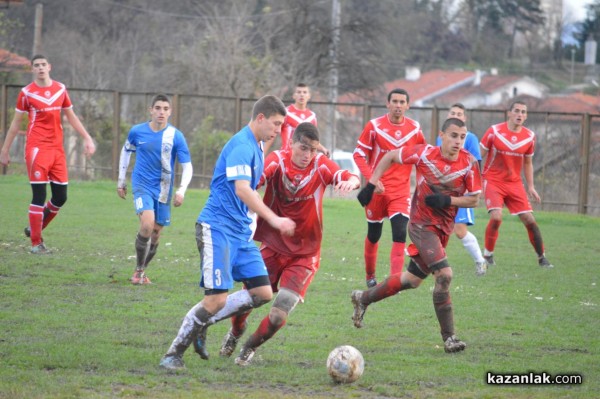 Юношите на Розова долина приключиха полусезона с важна победа