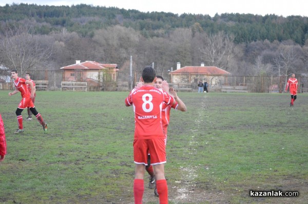 Юношите на Розова долина приключиха полусезона с важна победа
