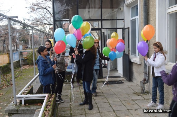 Цветни балони полетяха в небето над Казанлък