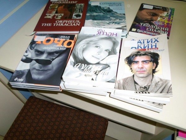 Библиотеката закупи над 90 нови заглавия