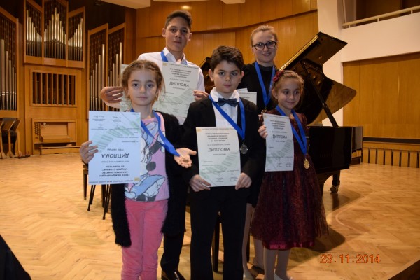 Пианистите на Елена Юлиянова с 8 награди от престижен конкурс