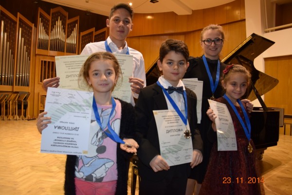 Пианистите на Елена Юлиянова с 8 награди от престижен конкурс