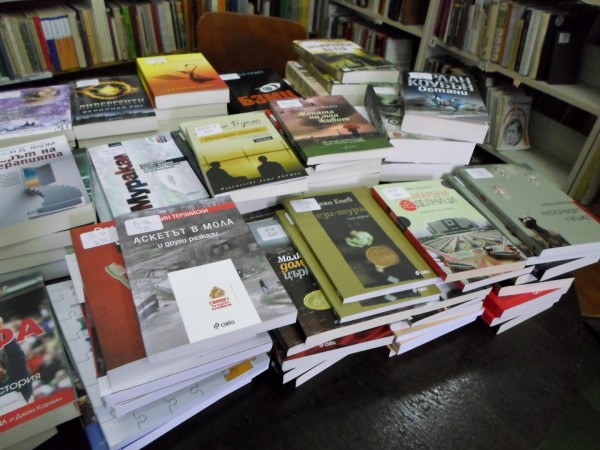 Библиотеката закупи над 90 нови заглавия