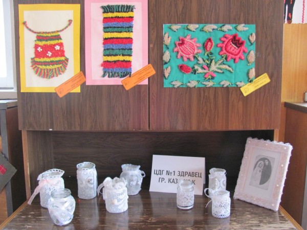 Деца показаха народни традиции и обичаи по проект на Община Казанлък