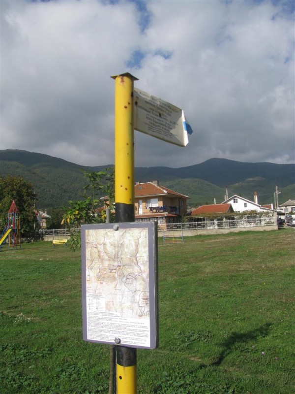 Подновена е туристическта маркировка в казанлъшкия район