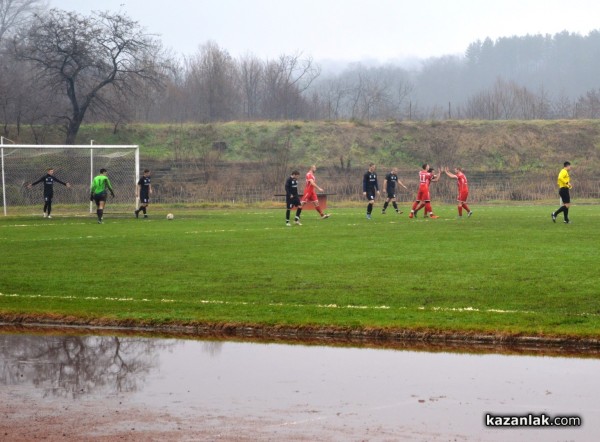 Футболистите ни завършиха годината с 9:0