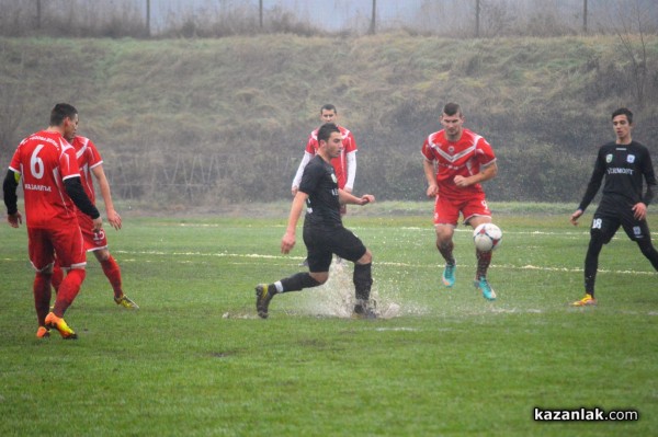 Футболистите ни завършиха годината с 9:0