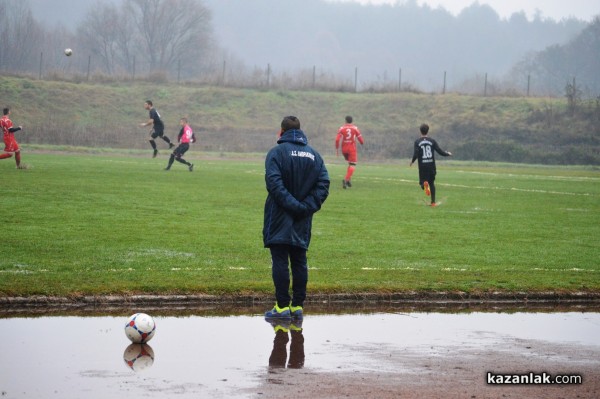 Футболистите ни завършиха годината с 9:0