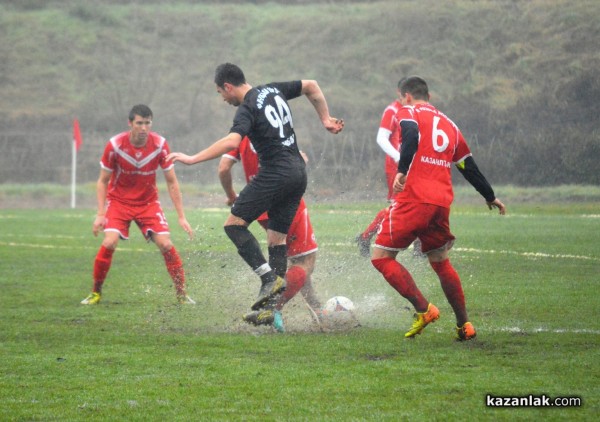 Футболистите ни завършиха годината с 9:0