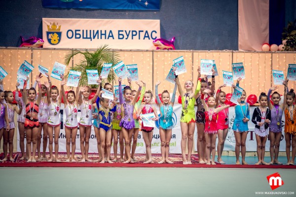 Гимнастичките ни завършиха годината със златни медали