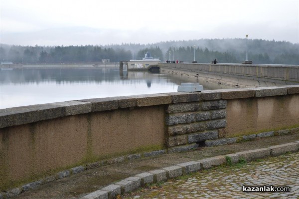Язовир Копринка преля! Още не са свалени шлюзовете. СНИМКИ (обновена)