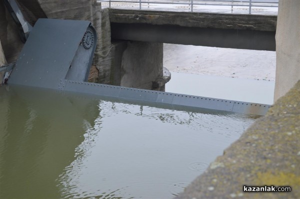 Язовир Копринка преля! Още не са свалени шлюзовете. СНИМКИ (обновена)