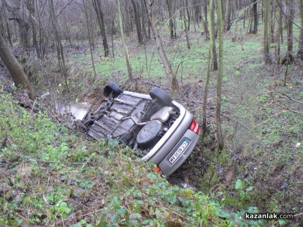 Мъж пострада при катастрофа между Розово и Бузовград
