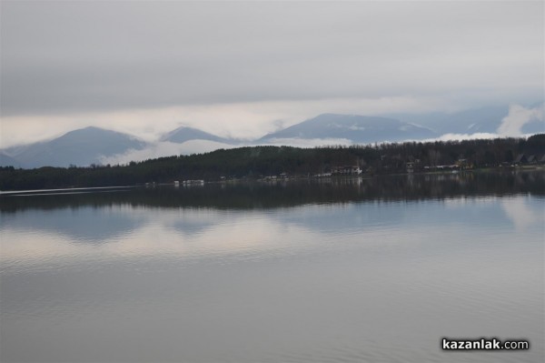 Язовир Копринка преля! Още не са свалени шлюзовете. СНИМКИ (обновена)