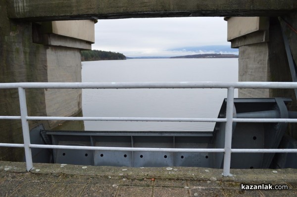 Язовир Копринка преля! Още не са свалени шлюзовете. СНИМКИ (обновена)
